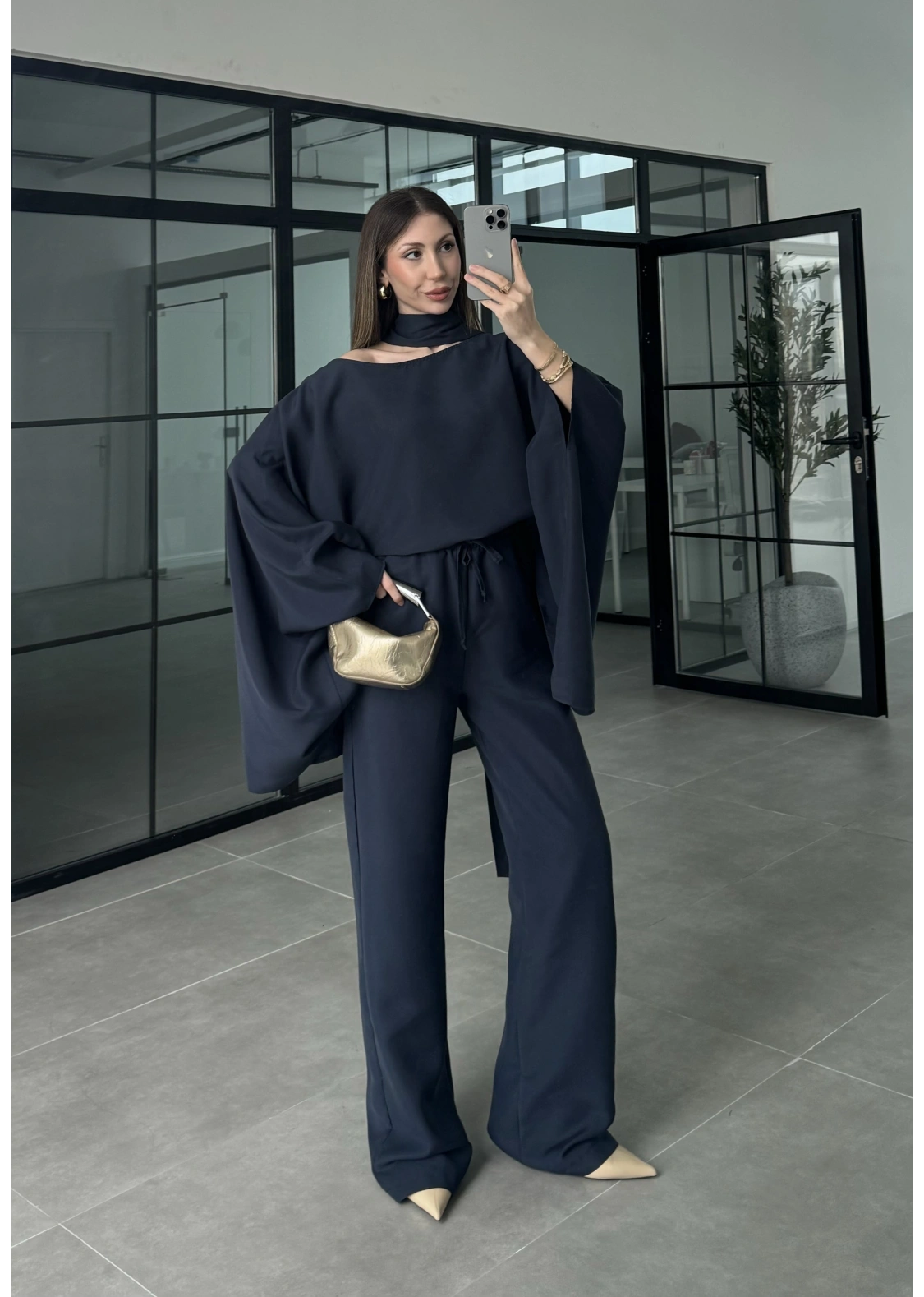 Pelerin Lacivert Asimetrik Kesim Takım