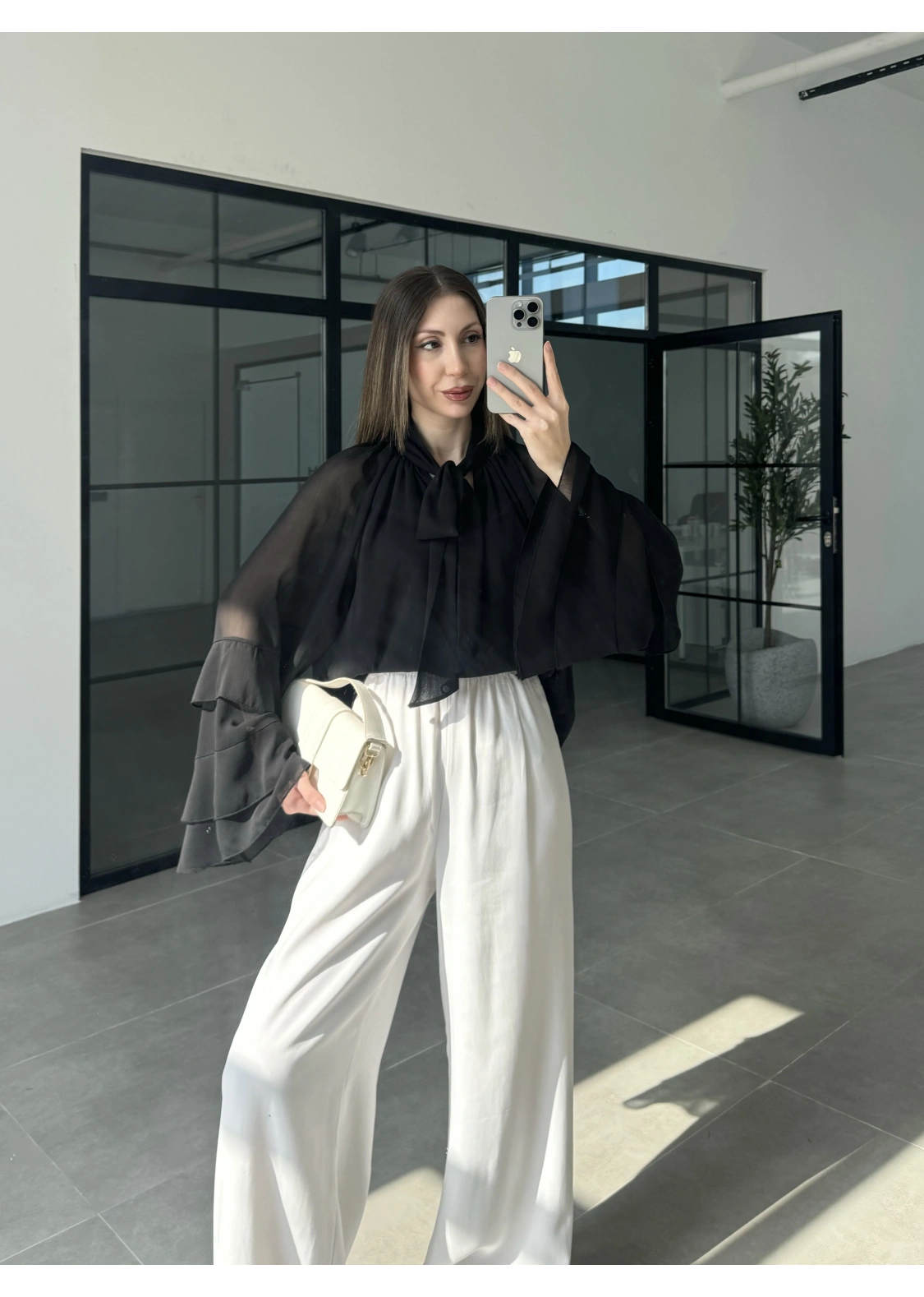 Loya Bağlamalı Siyah Şifon Bluz