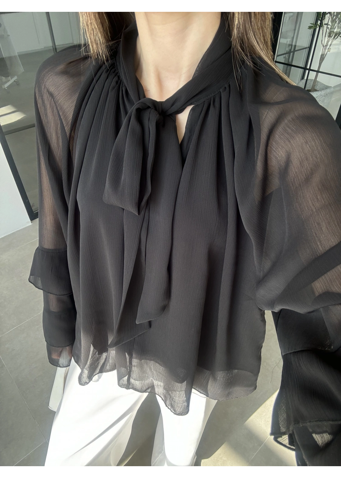 Loya Bağlamalı Siyah Şifon Bluz