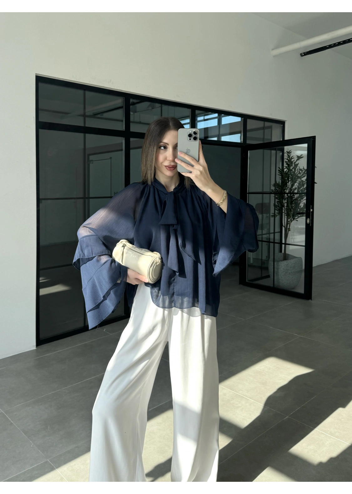 Loya Bağlamalı Lacivert Şifon Bluz