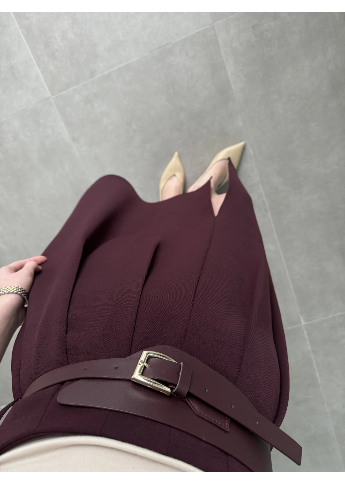 Tasarım Kemerli Önden Yırtmaçlı Pileli Mürdüm Etek