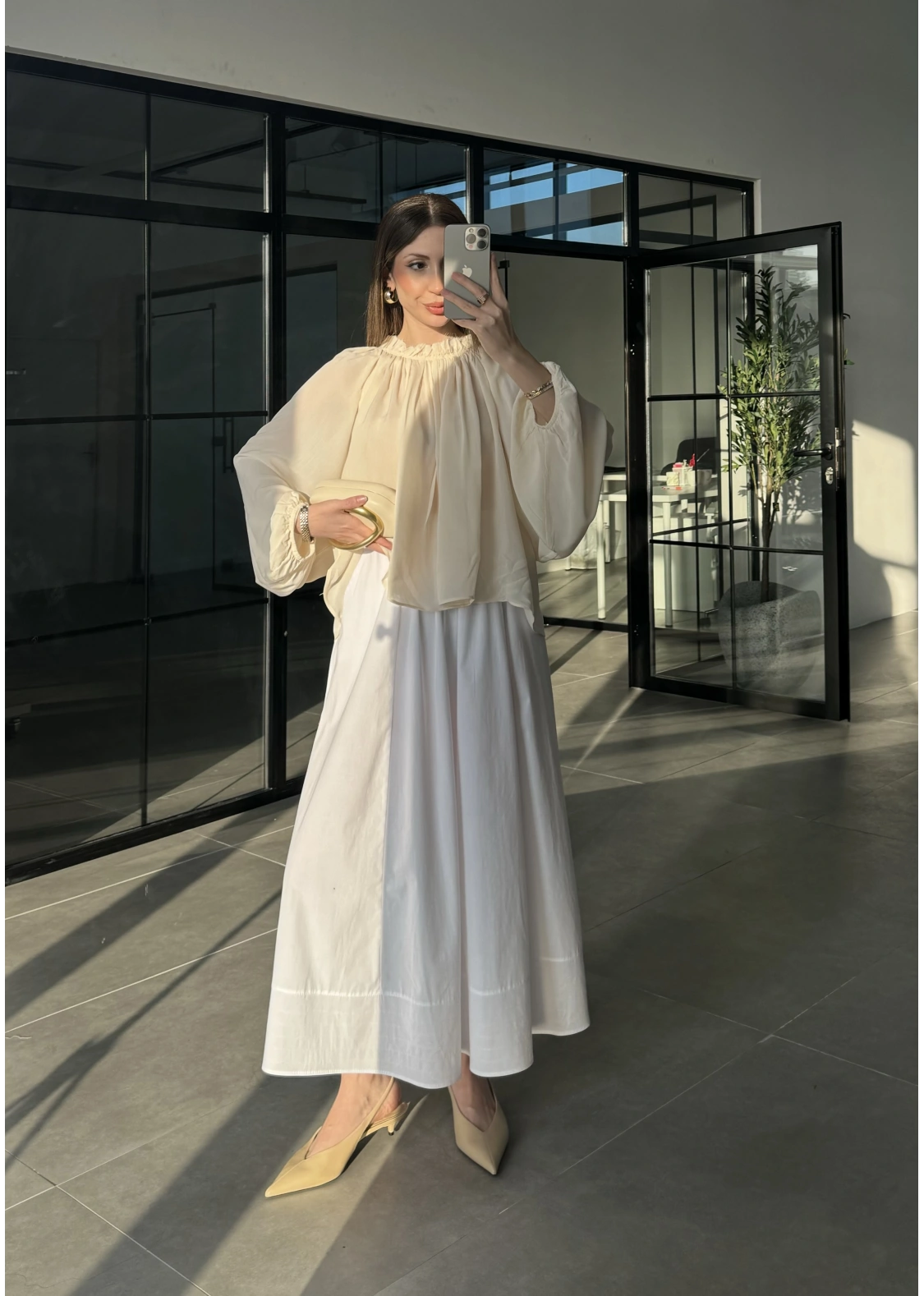 Yakası Büzgülü Ekru Bluz