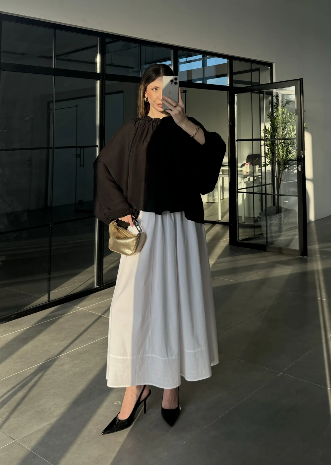 Yakası Büzgülü Siyah Bluz