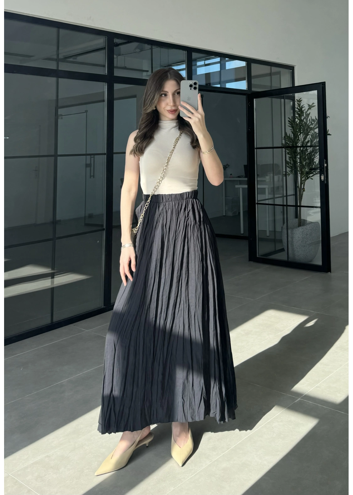 Beli Lastikli Siyah Tensel Kırışık Etek