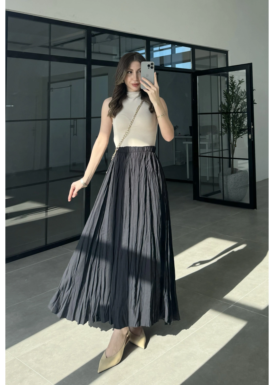 Beli Lastikli Siyah Tensel Kırışık Etek