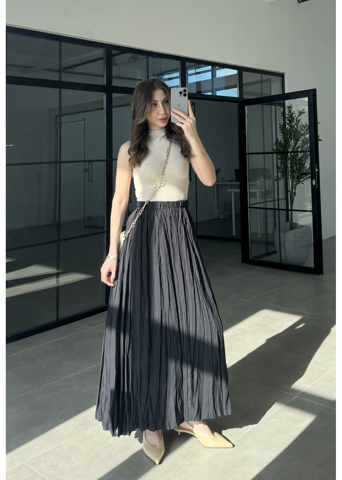 Beli Lastikli Siyah Tensel Kırışık Etek