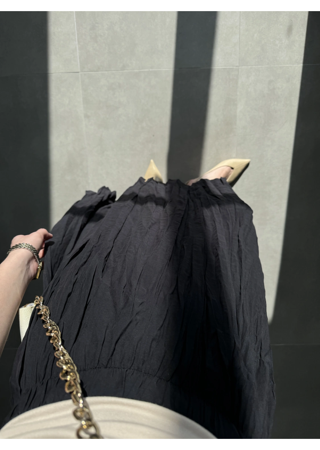 Beli Lastikli Siyah Tensel Kırışık Etek