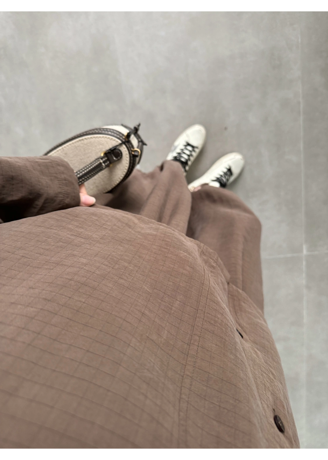 Dik Yaka Kare Desenli Tensel Kahve Şalvar Takım