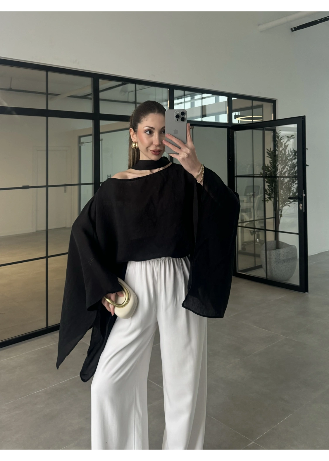 Fularlı Siyah Pelerin Tül Bluz