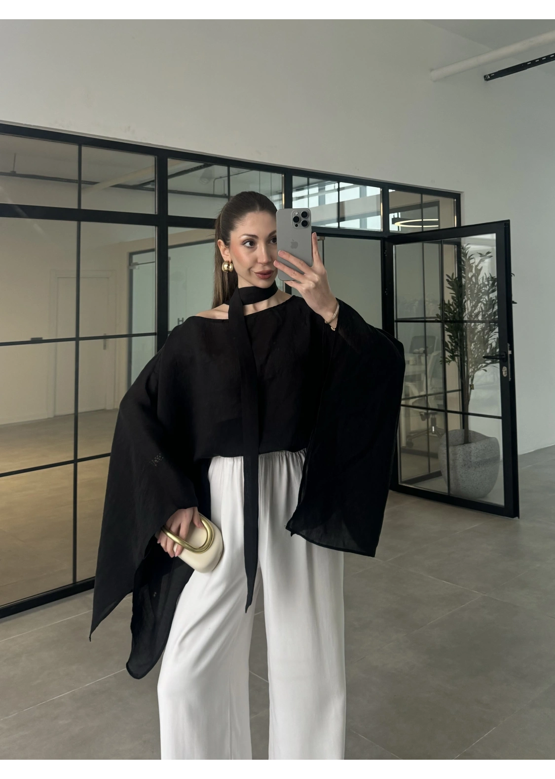 Fularlı Siyah Pelerin Tül Bluz