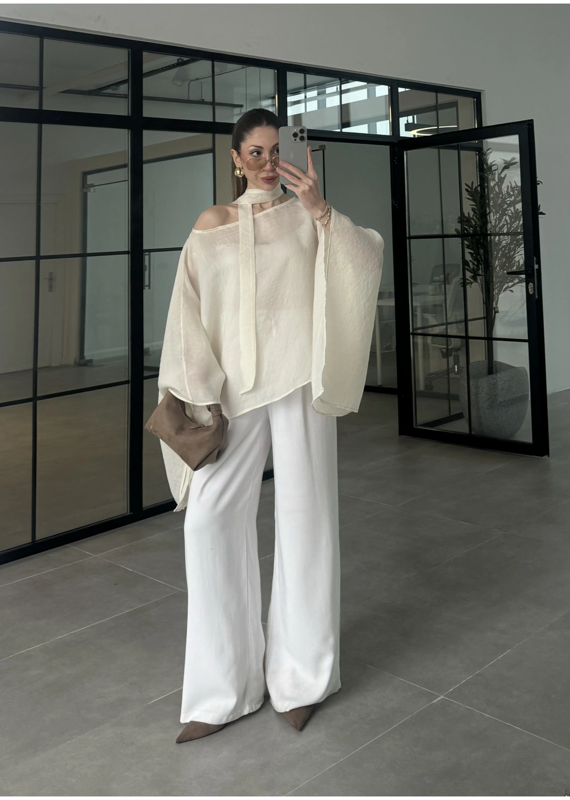 Fularlı Taş Pelerin Tül Bluz