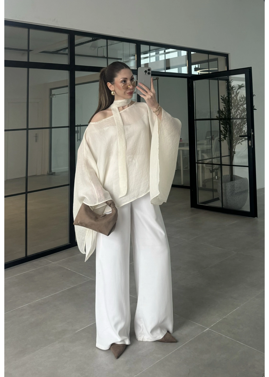 Fularlı Taş Pelerin Tül Bluz