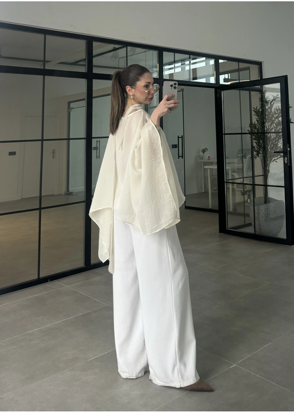 Fularlı Taş Pelerin Tül Bluz