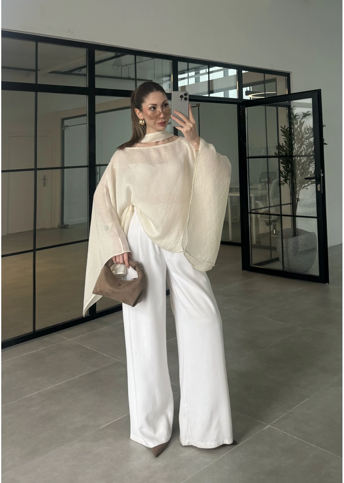 Fularlı Taş Pelerin Tül Bluz