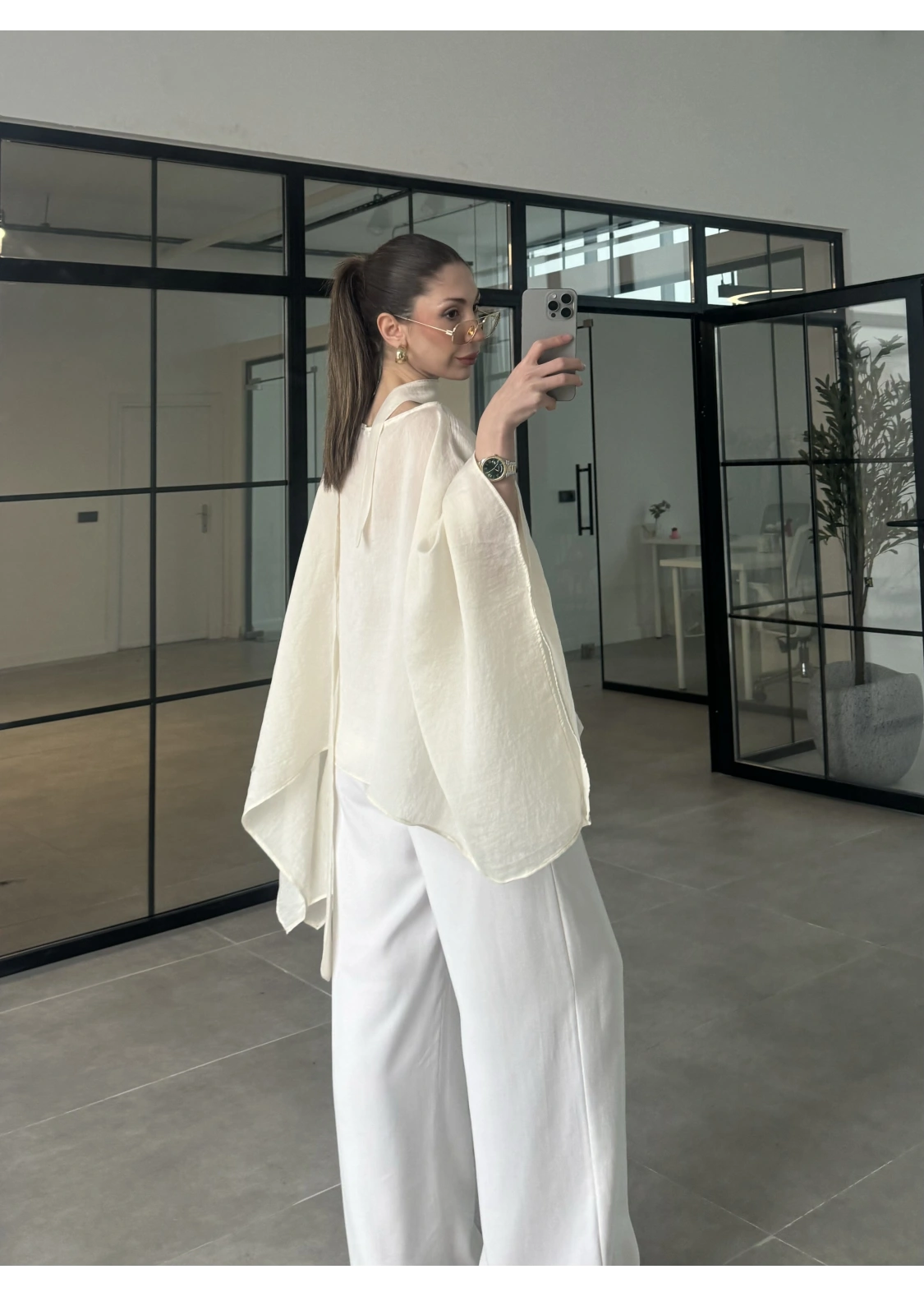 Fularlı Taş Pelerin Tül Bluz