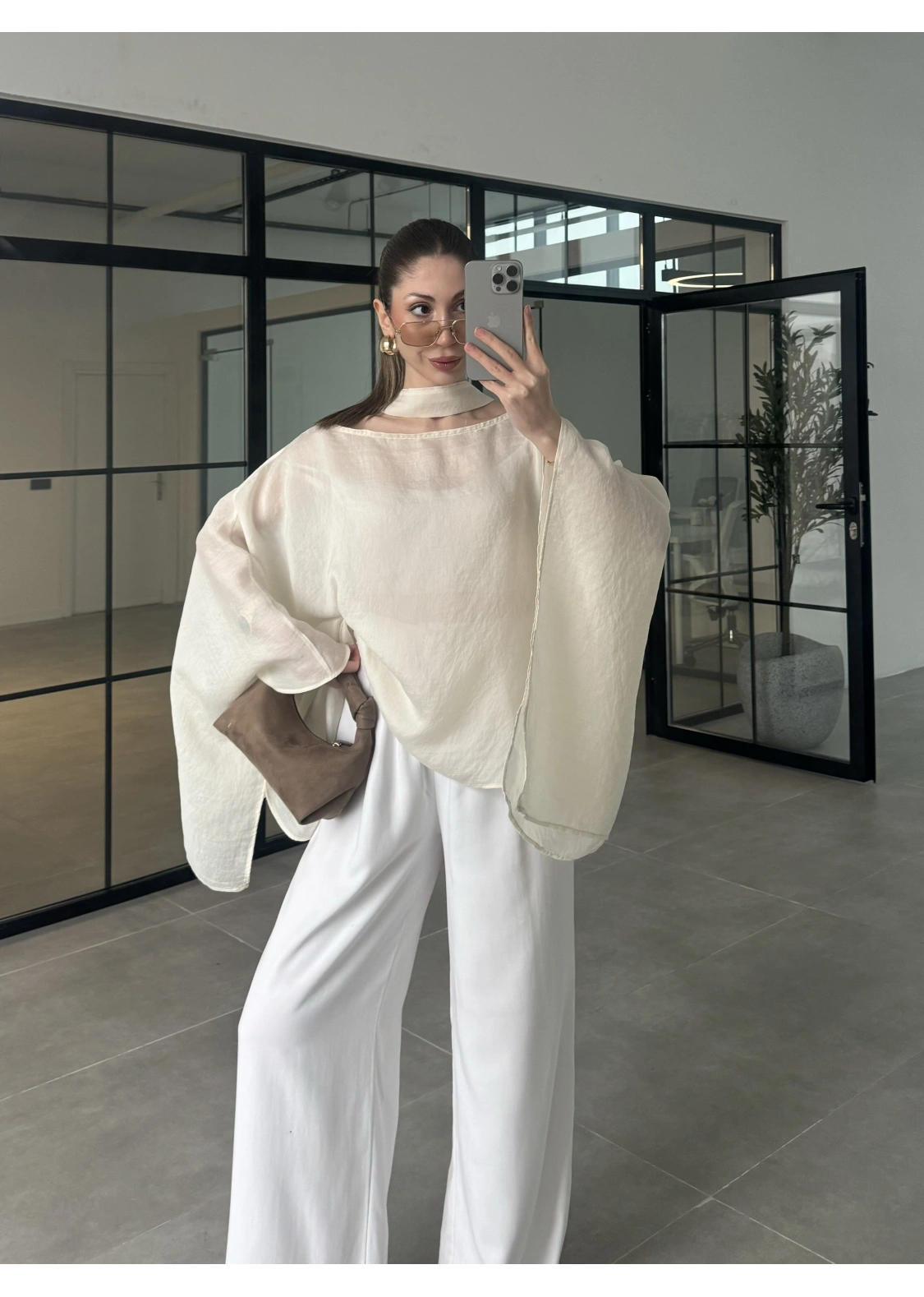 Fularlı Taş Pelerin Tül Bluz