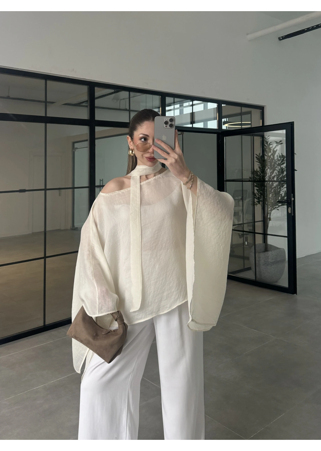 Fularlı Taş Pelerin Tül Bluz