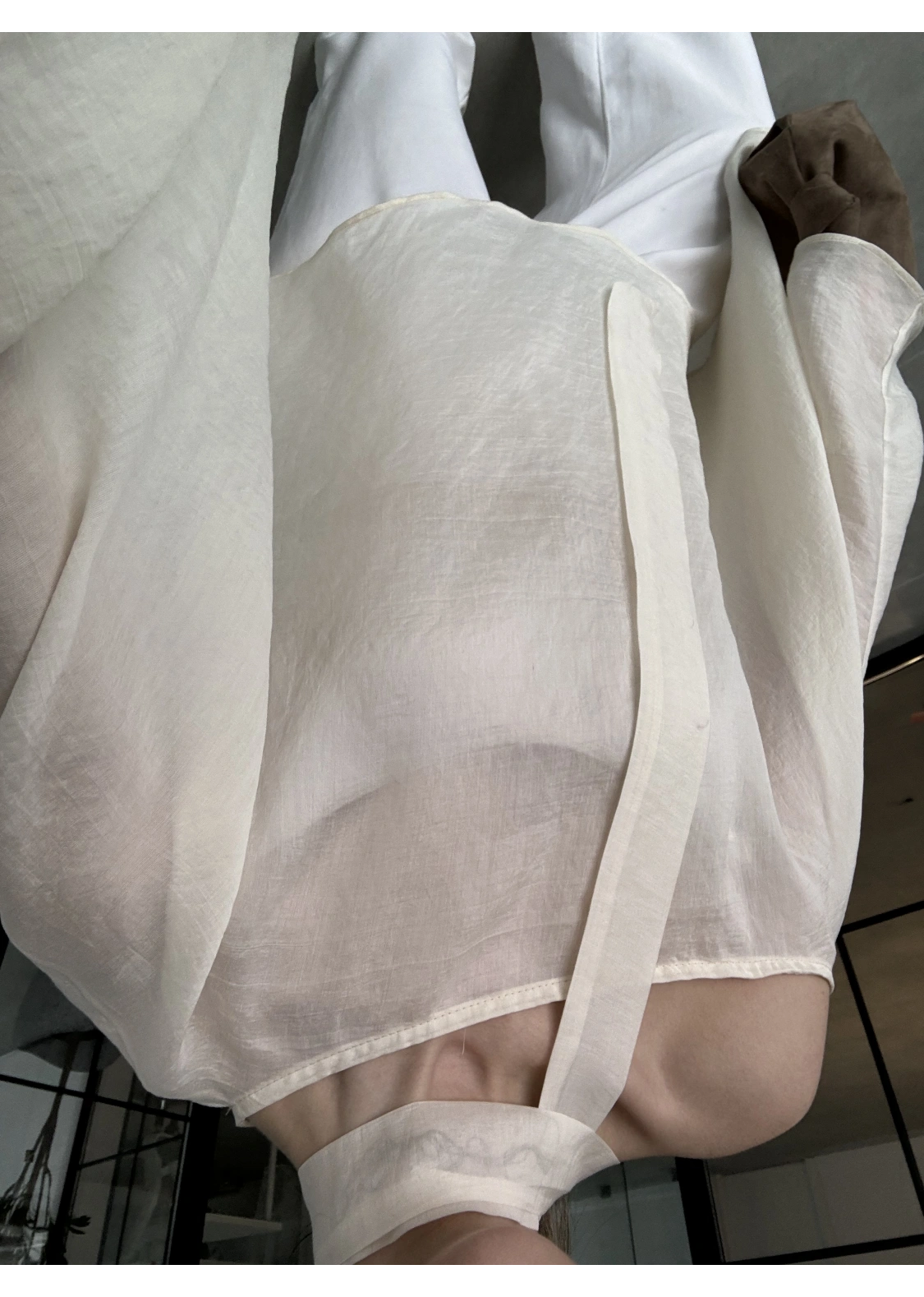 Fularlı Taş Pelerin Tül Bluz