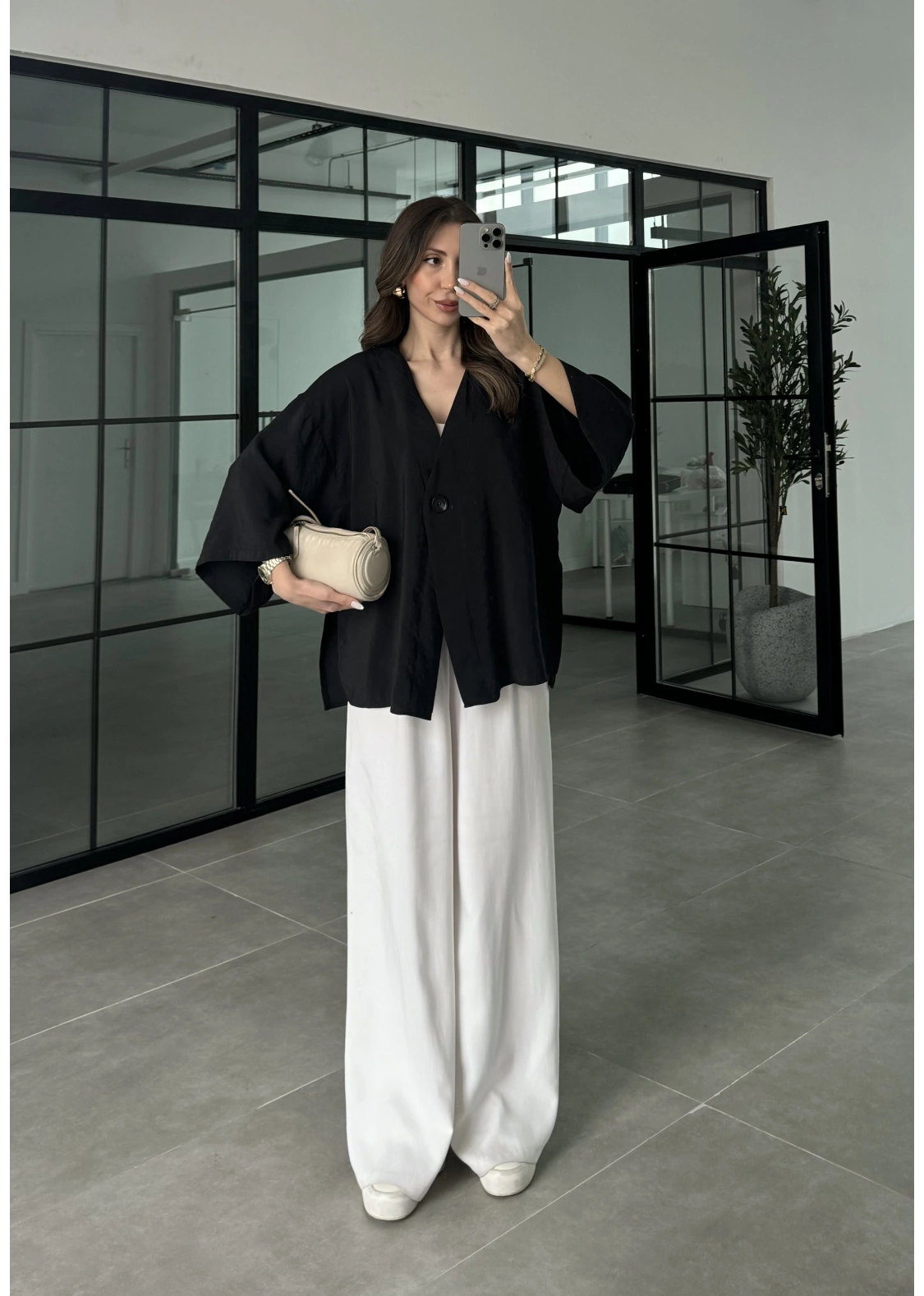 Sofi Tek Düğme Oversize Tensel Siyah Gömlek