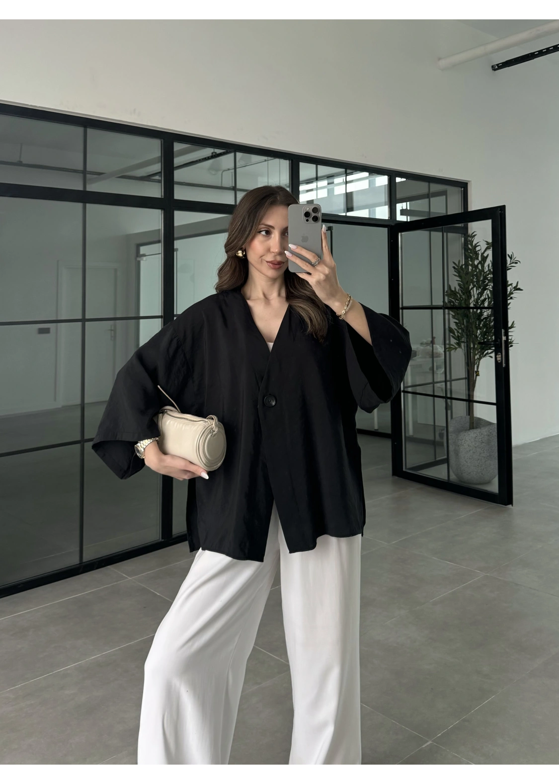 Sofi Tek Düğme Oversize Tensel Siyah Gömlek