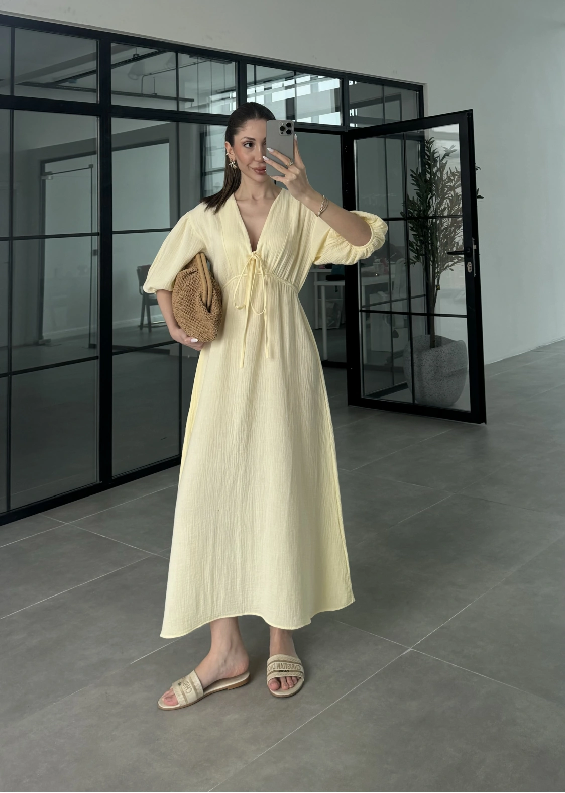 Önü Bağlamalı Uzun Müslin Sarı Elbise