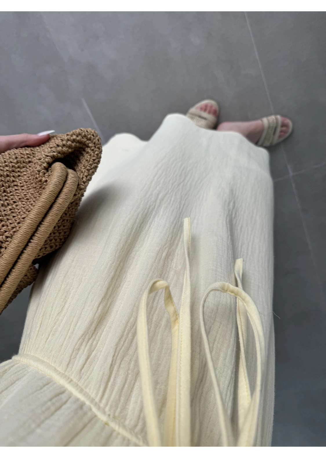 Önü Bağlamalı Uzun Müslin Sarı Elbise