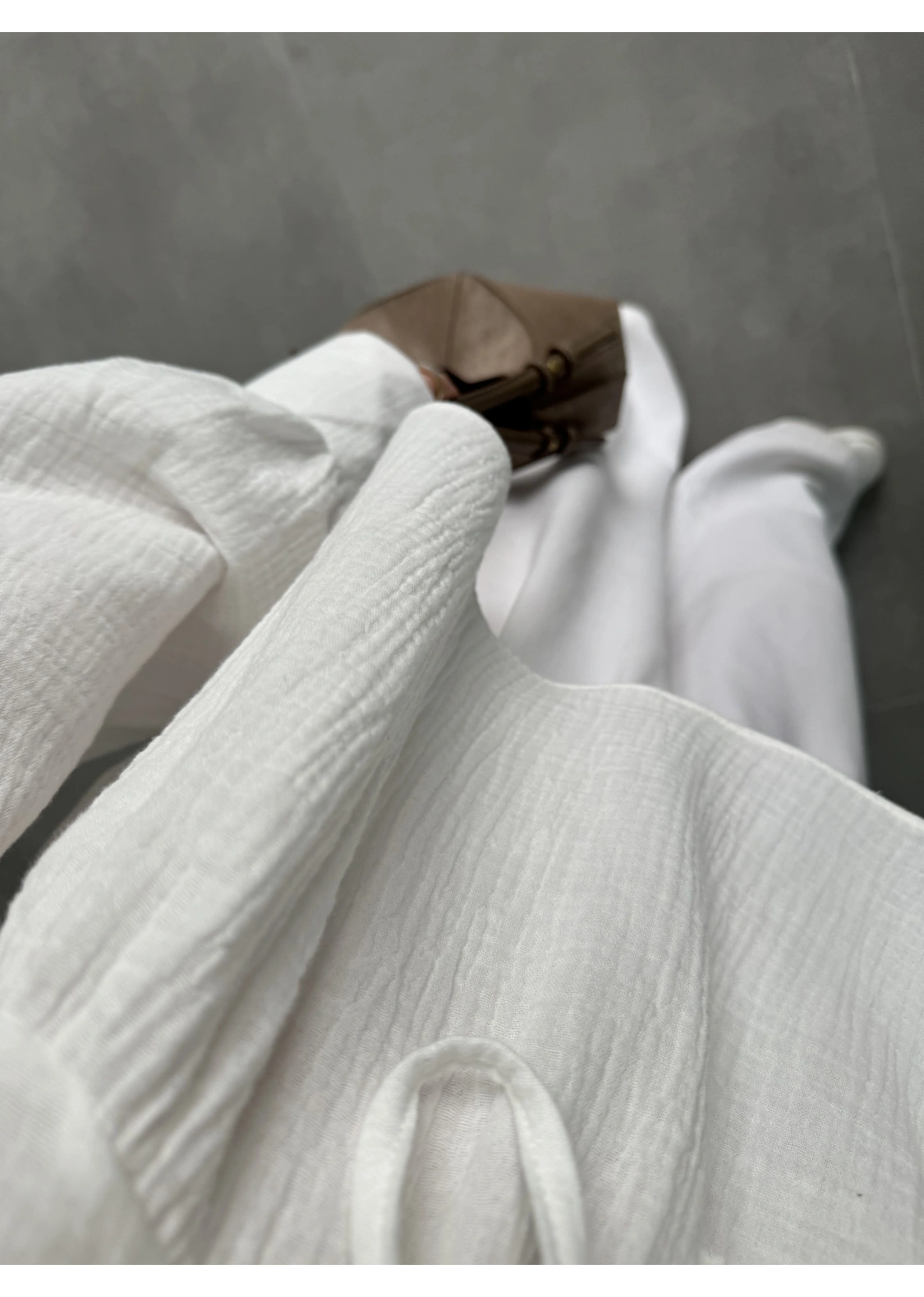 Müslin Kumaş Önü Bağcıklı Beyaz Bluz