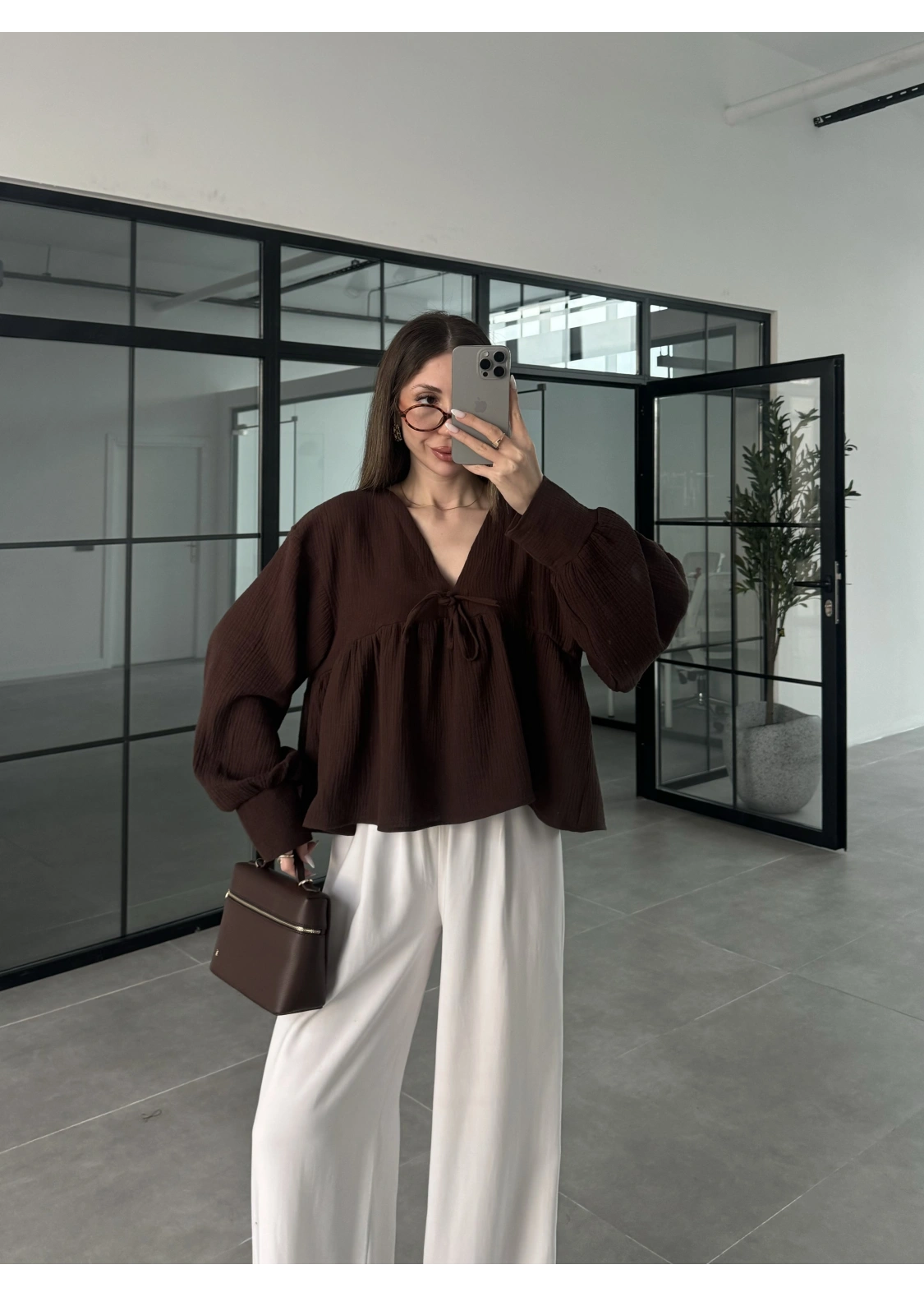 Müslin Kumaş Önü Bağcıklı Kahve Bluz