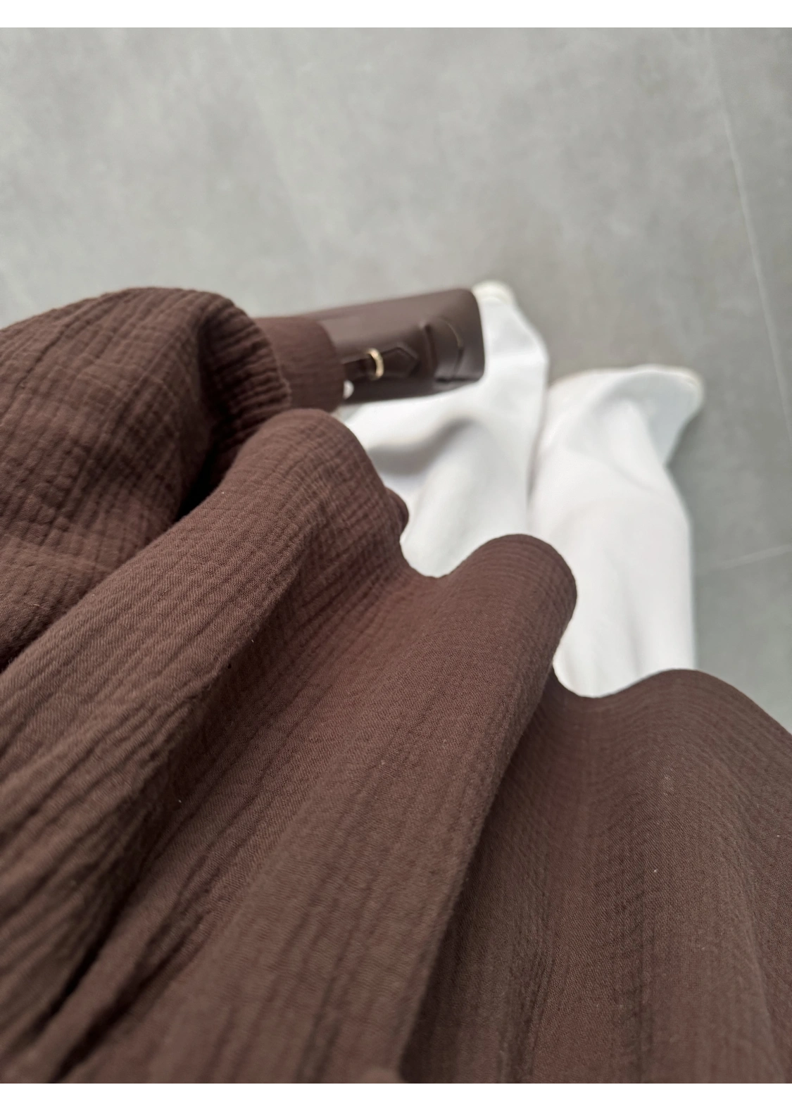 Müslin Kumaş Önü Bağcıklı Kahve Bluz