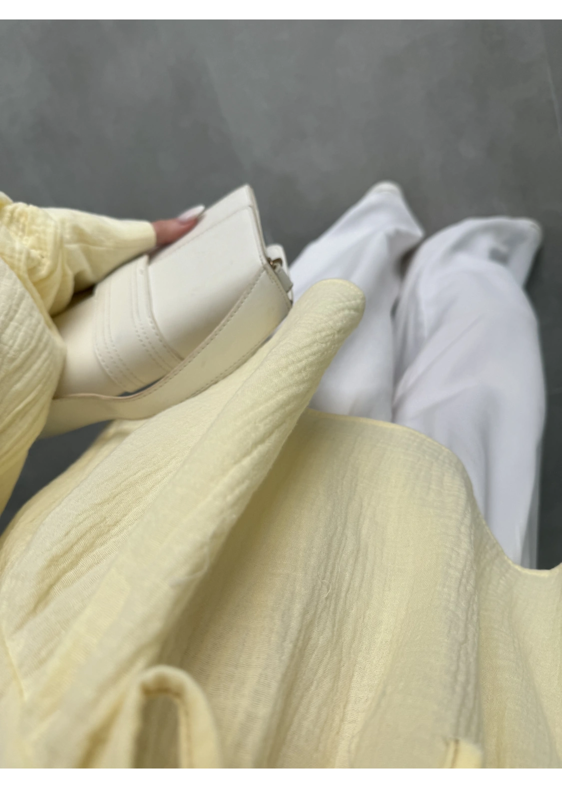 Müslin Kumaş Önü Bağcıklı Sarı Bluz