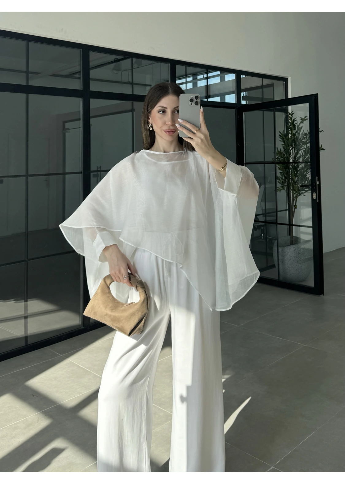 Uçuşan Pelerin Beyaz Tül Bluz