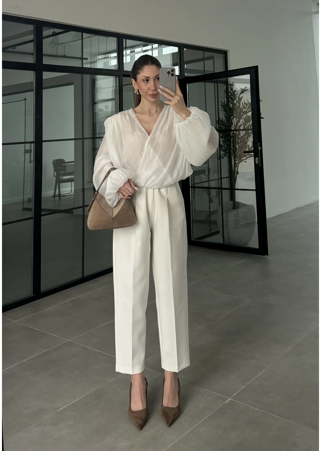 Kruvaze Vatkalı Tül Beyaz Bluz