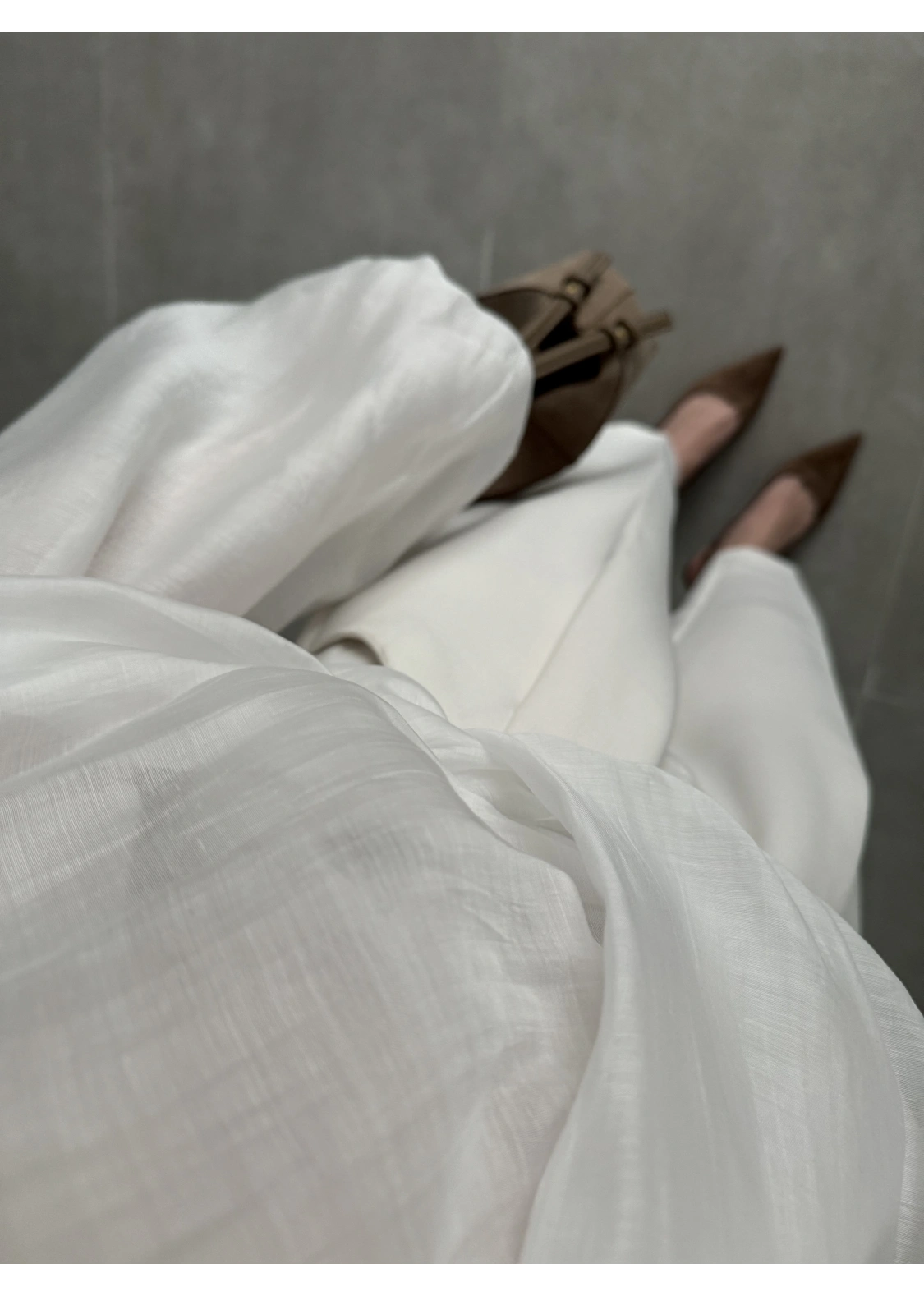 Kruvaze Vatkalı Tül Beyaz Bluz