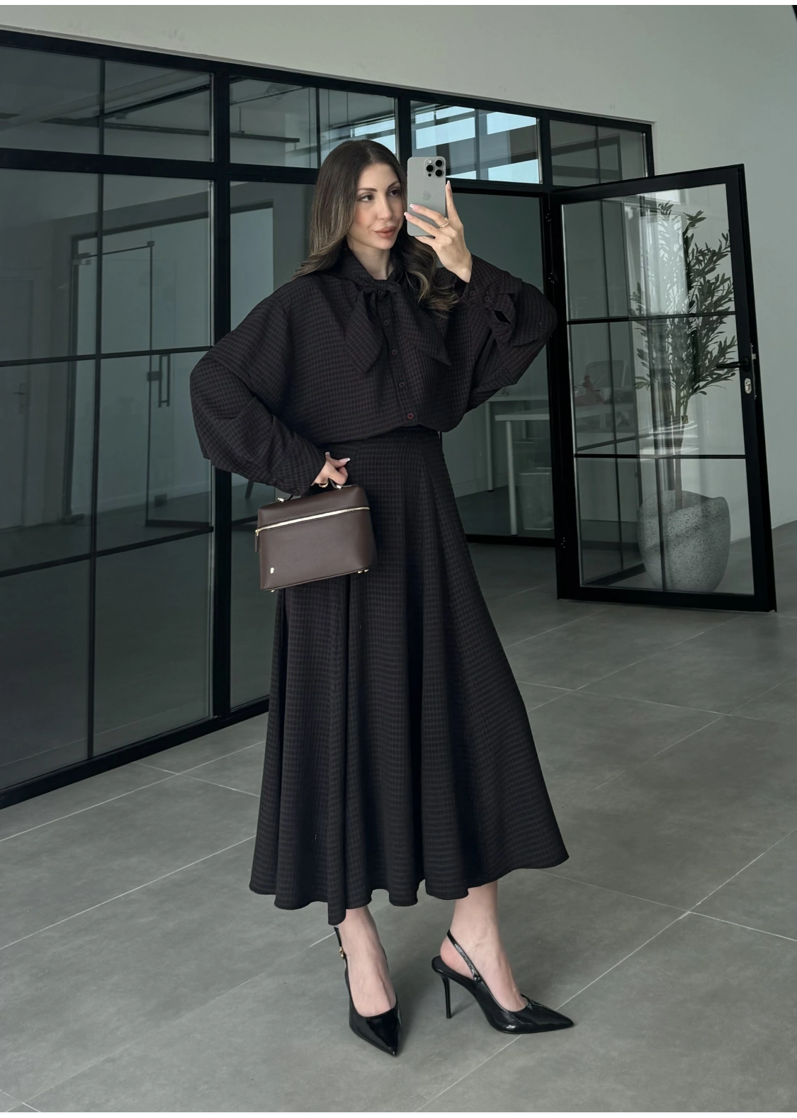 Ekose Fularlı Kahve Siyah Gömlek Takım