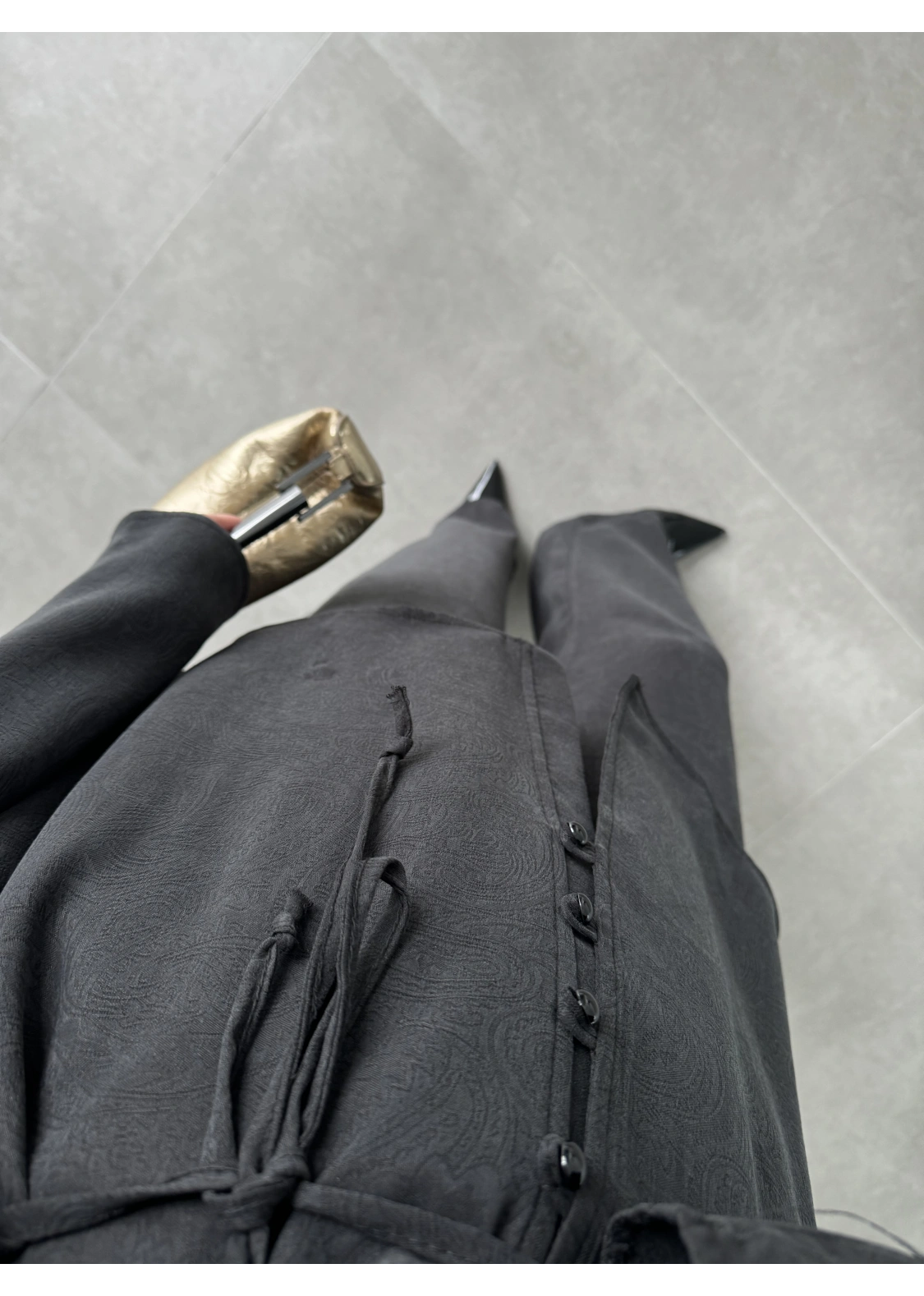 İthal Kumaş Düğme Detaylı Siyah Kuşaklı Takım