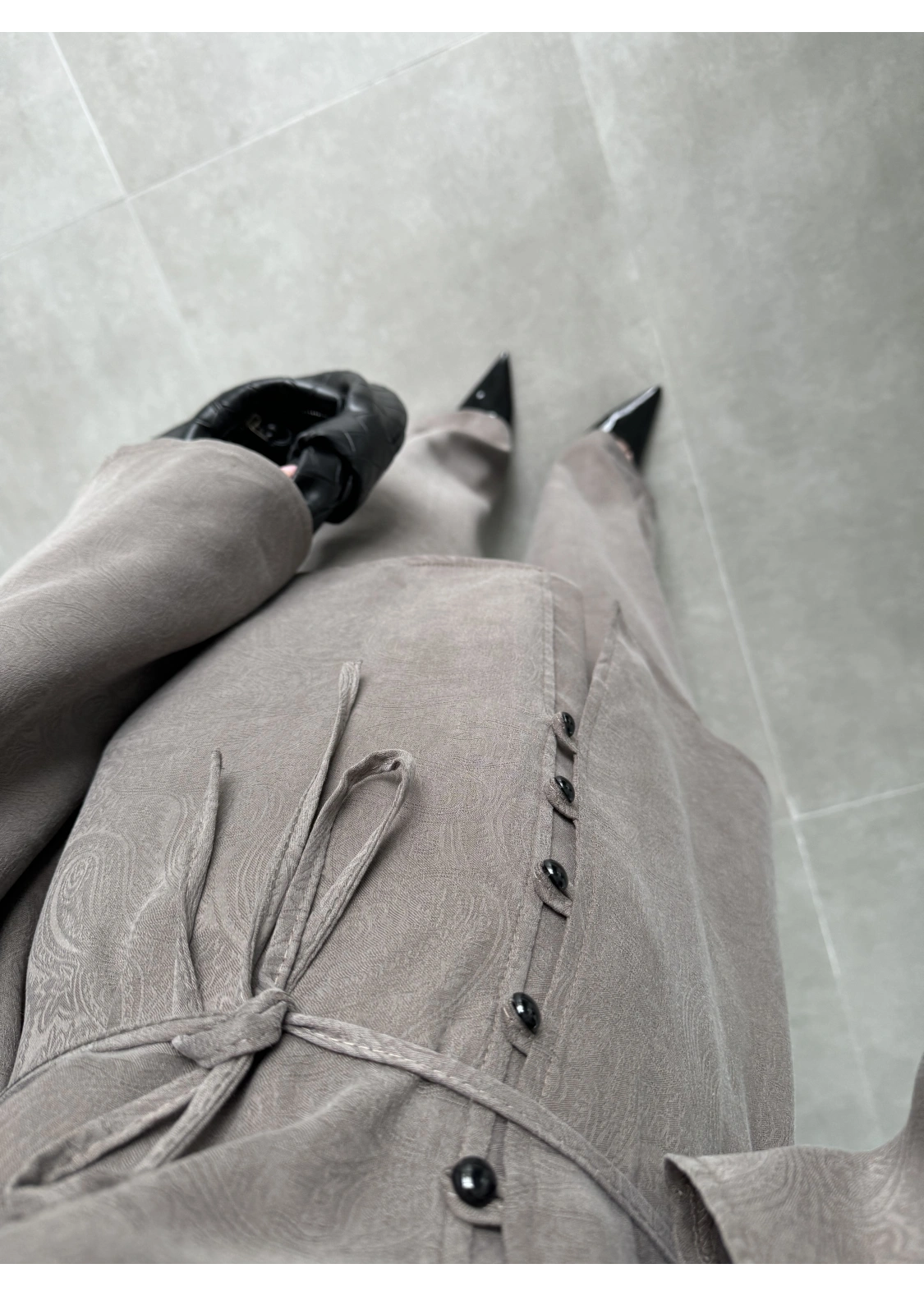 İthal Kumaş Düğme Detaylı Duman Kuşaklı Takım