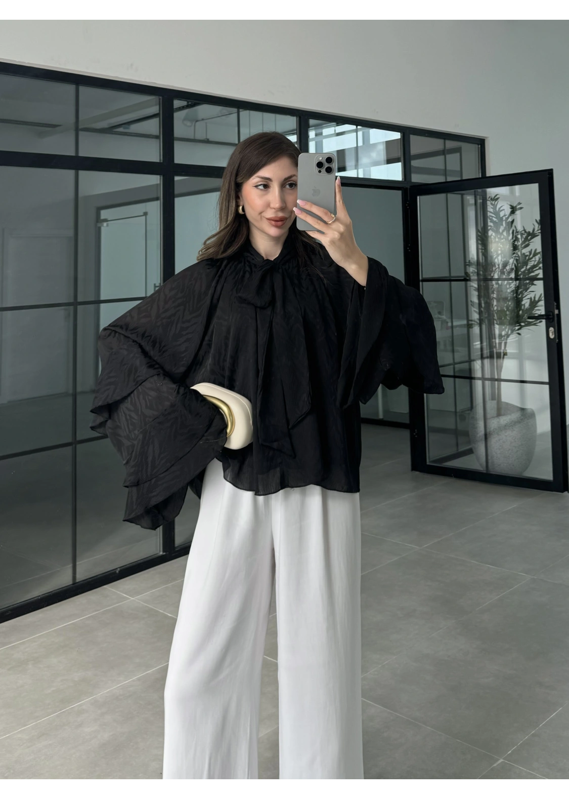 İthal Kumaş Astarlı Fırfırlı Siyah Bluz