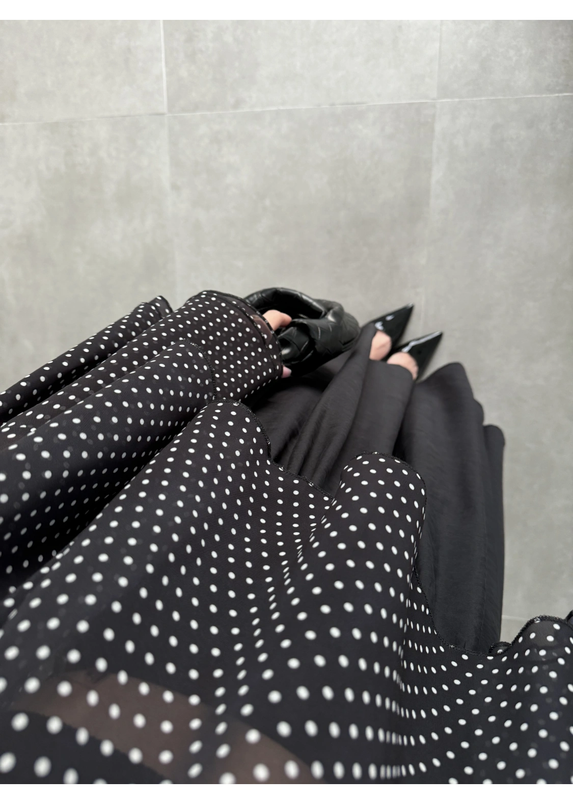 Puantiyeli Şifon Siyah Panço Bluz
