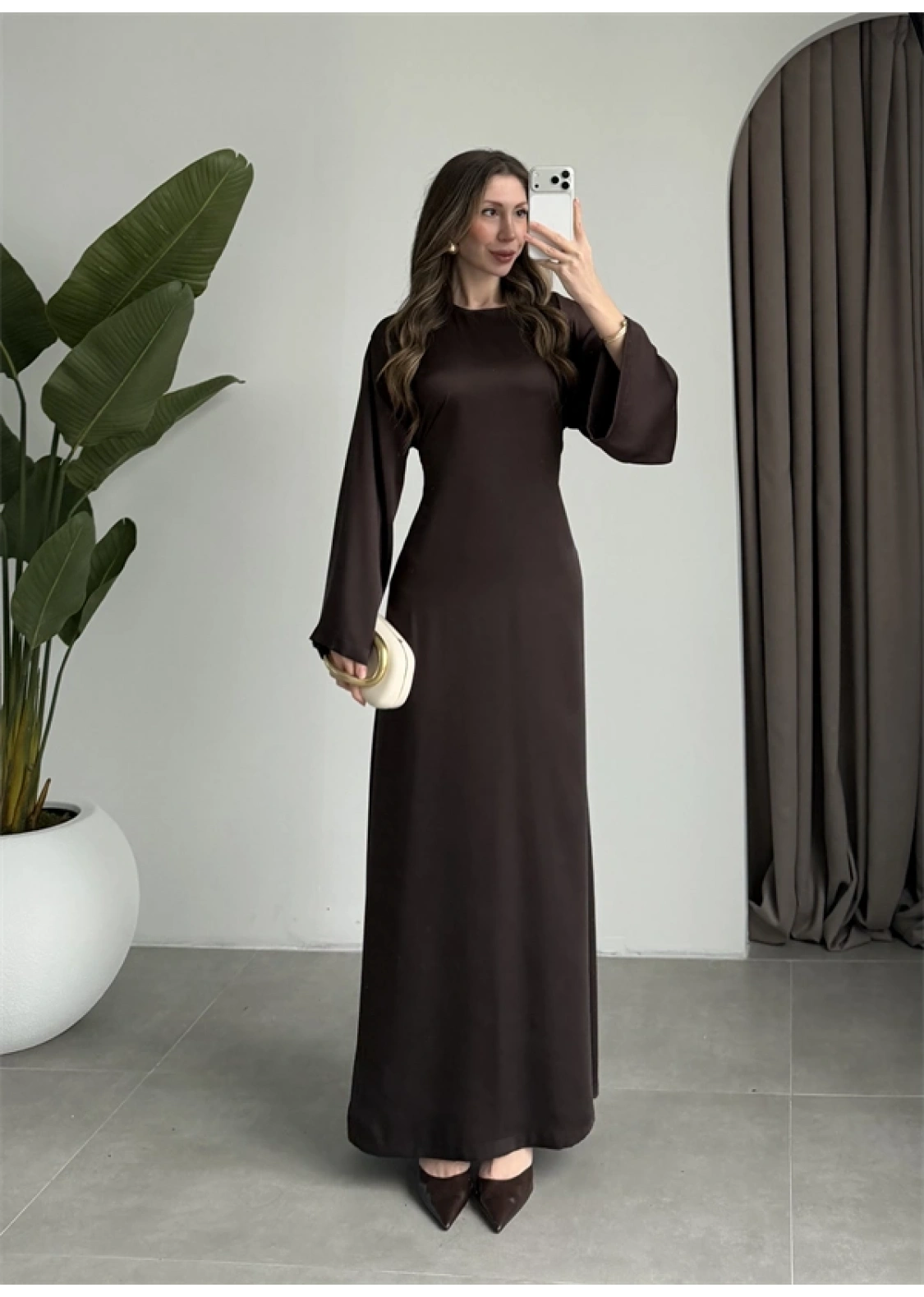 Arkadan Bağlamalı Kahve Saten Elbise