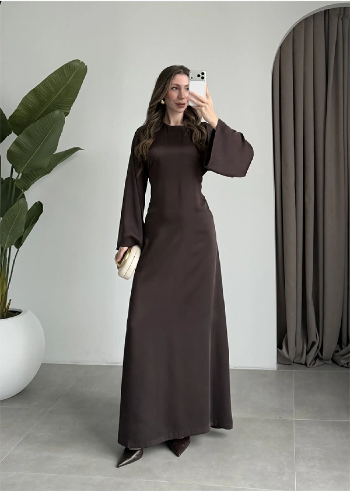 Arkadan Bağlamalı Kahve Saten Elbise