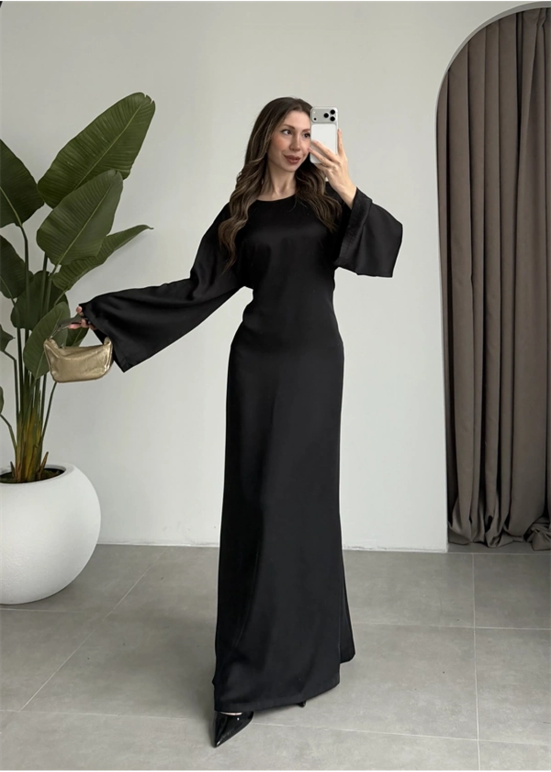 Arkadan Bağlamalı Siyah Saten Elbise