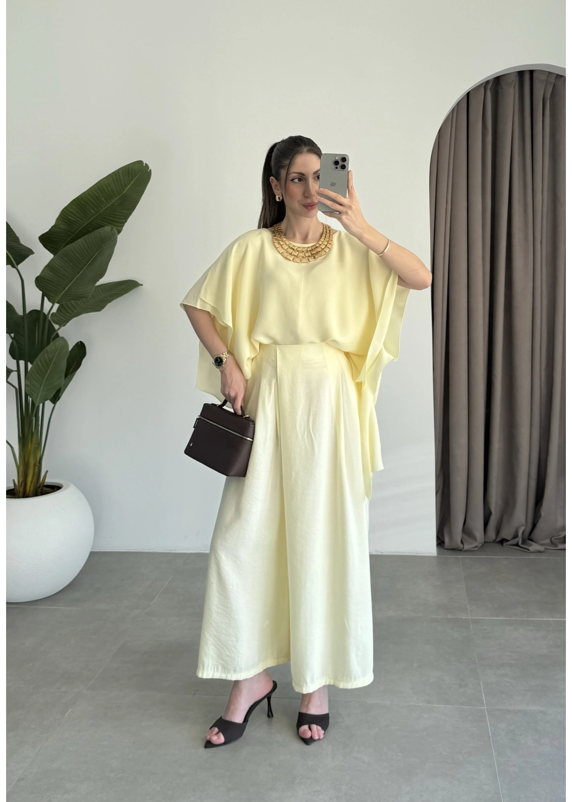 Asimetrik Pelerin Katlı Sarı Bluz