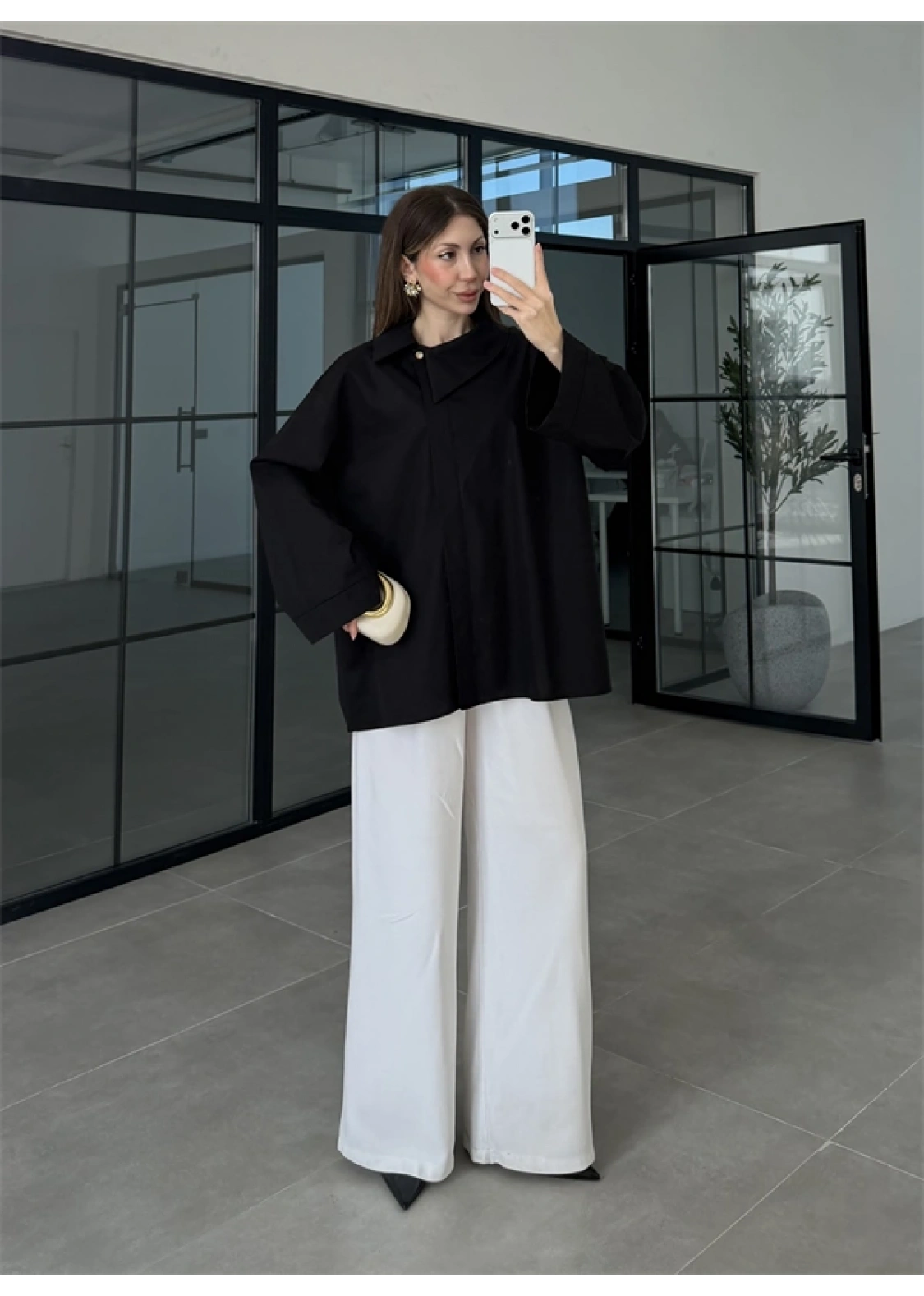 Asimetrik Yaka Oversize Siyah Gömlek