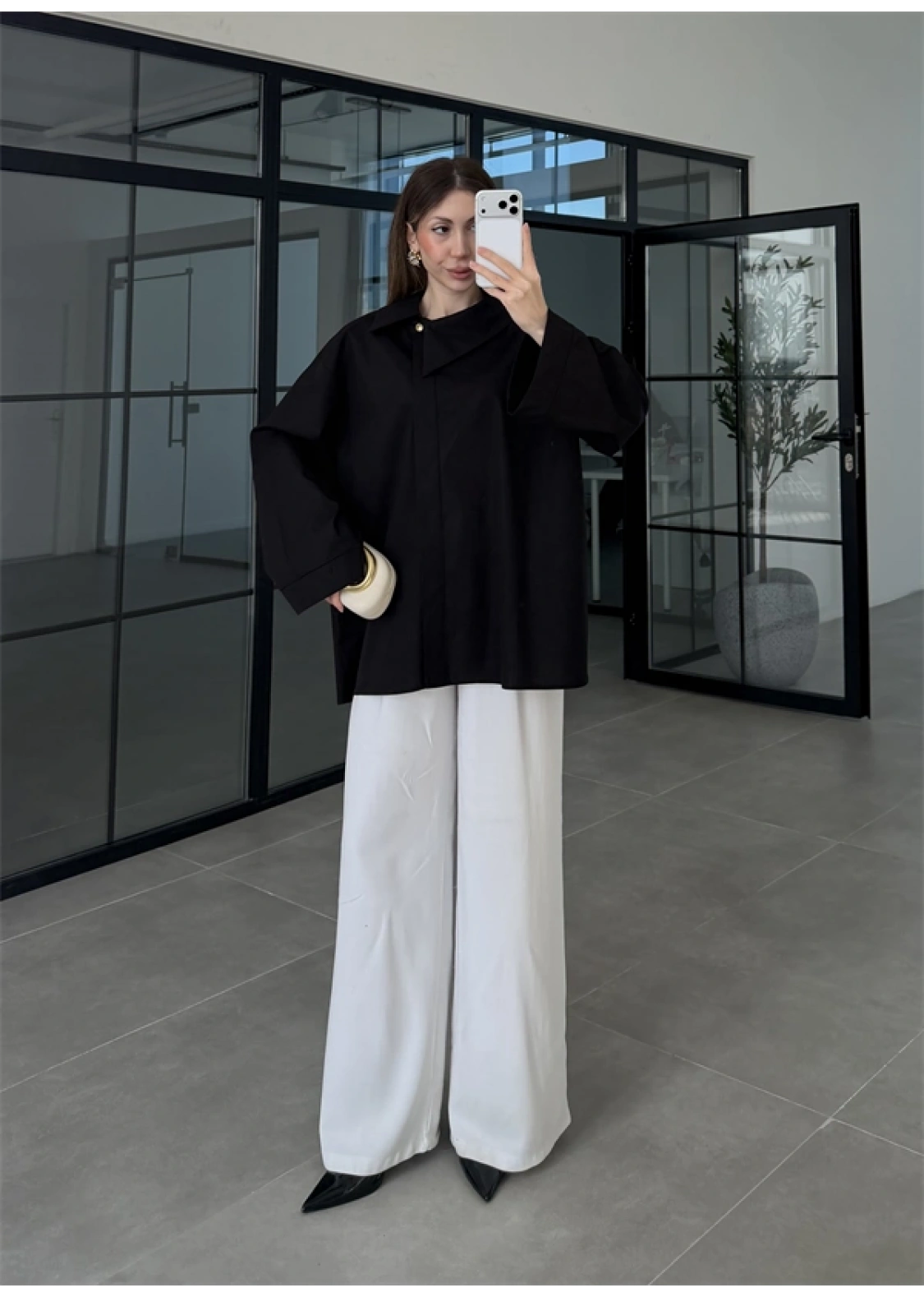 Asimetrik Yaka Oversize Siyah Gömlek