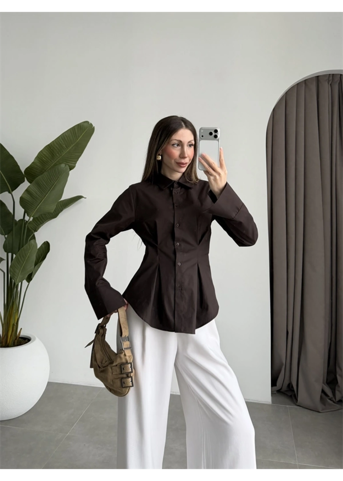 Belden Oturtmalı Pilili Kahve Poplin Gömlek