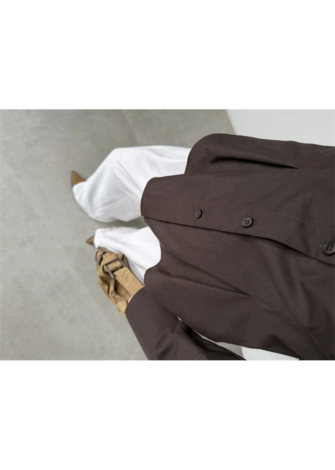 Belden Oturtmalı Pilili Kahve Poplin Gömlek