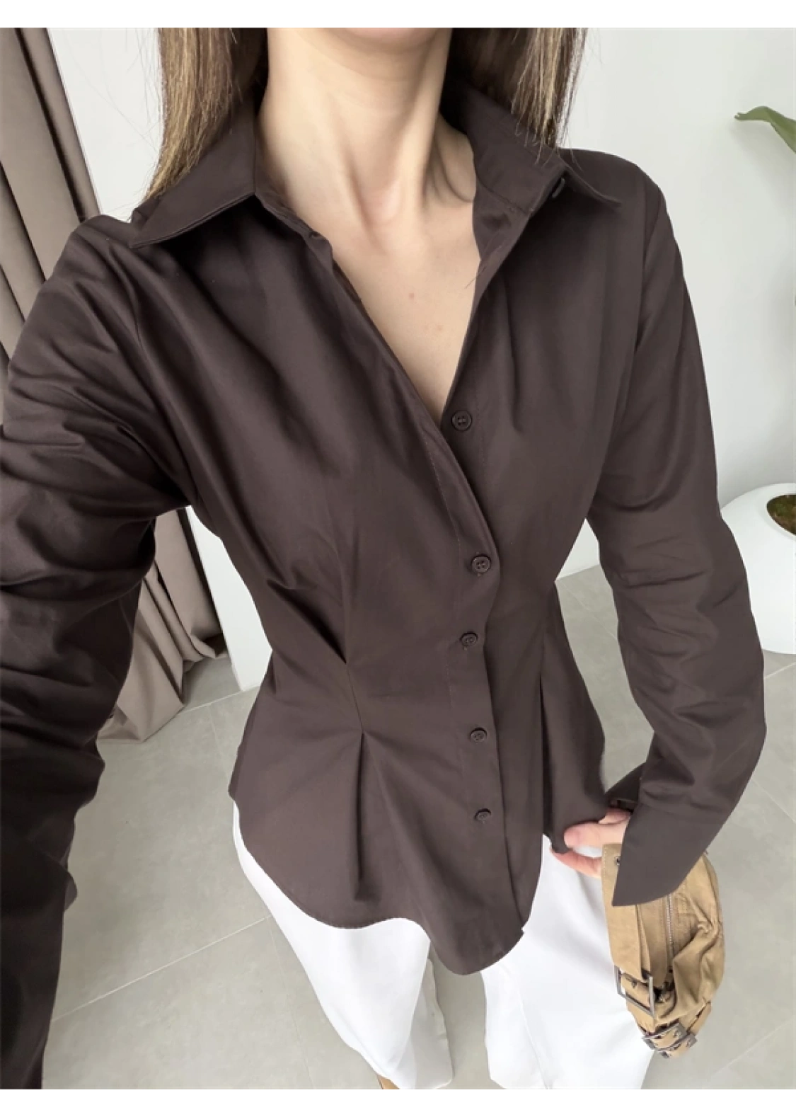 Belden Oturtmalı Pilili Kahve Poplin Gömlek