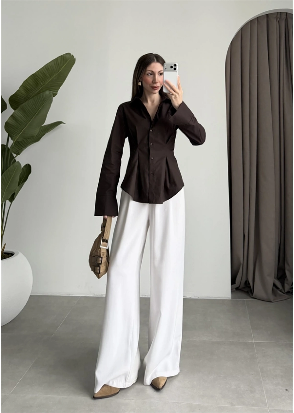 Belden Oturtmalı Pilili Kahve Poplin Gömlek