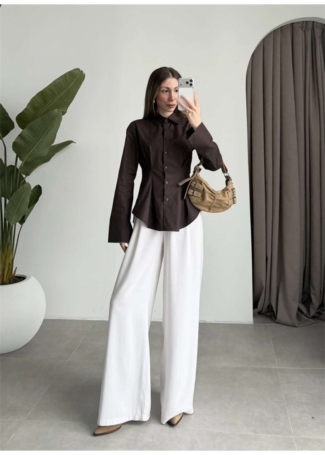 Belden Oturtmalı Pilili Kahve Poplin Gömlek