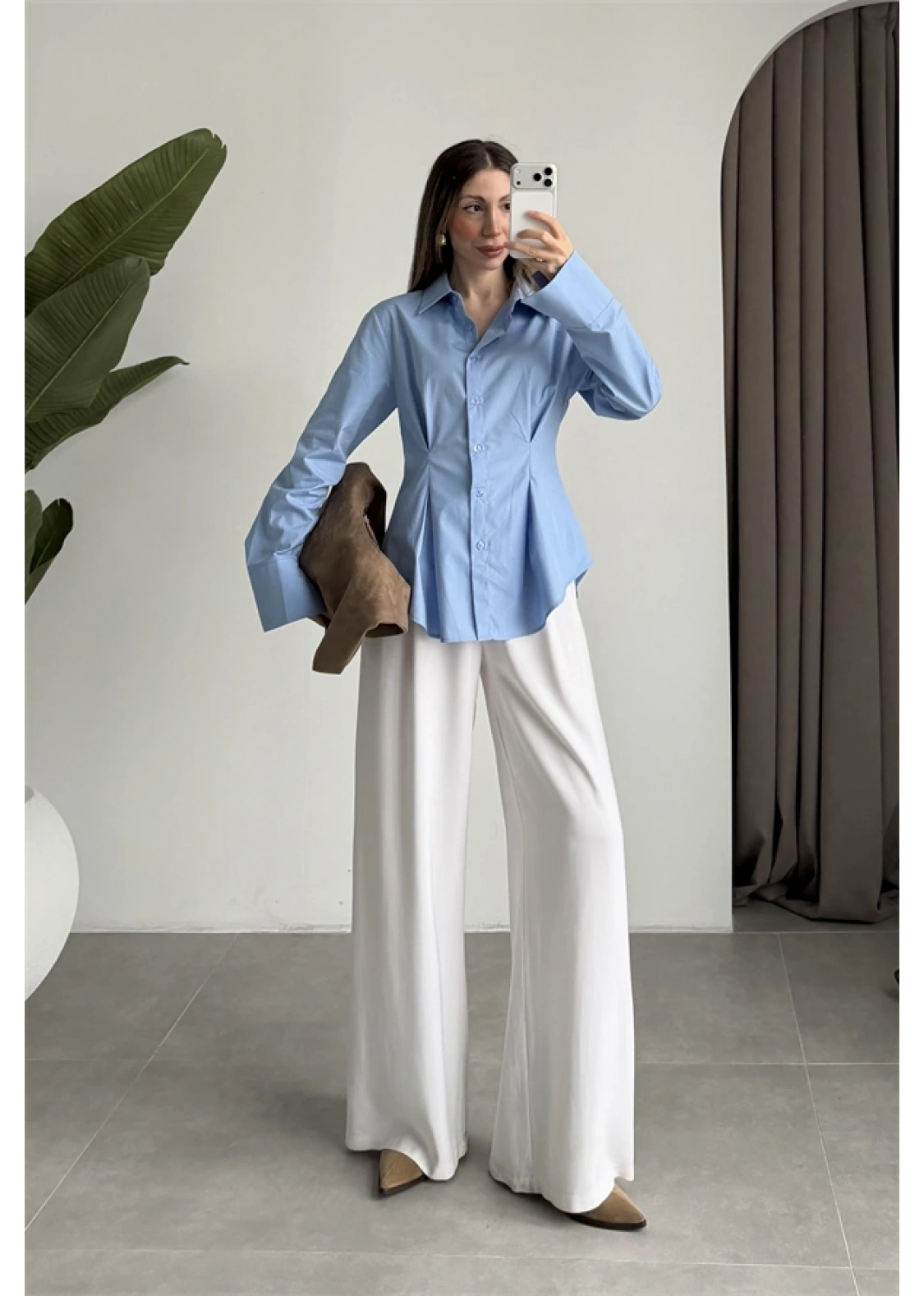 Belden Oturtmalı Pilili Mavi Poplin Gömlek